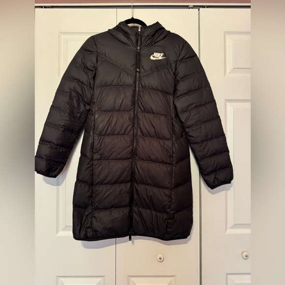 Nike Jackets & Blazers - Nike XS Women's Windrunner Down Fill Parka Reversible
Jacket Black White Size